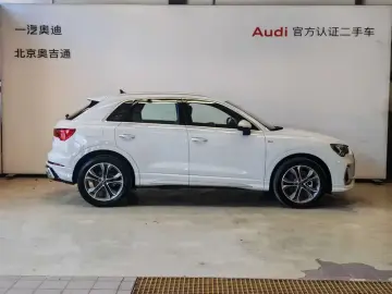 2025 Audi Q3 с пробегом 3 400 км