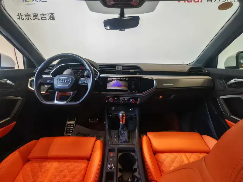 2025 Audi Q3 с пробегом 3 400 км
