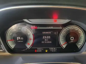 2025 Audi Q3 с пробегом 3 400 км