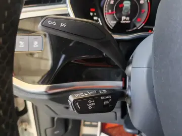 2025 Audi Q3 с пробегом 3 400 км
