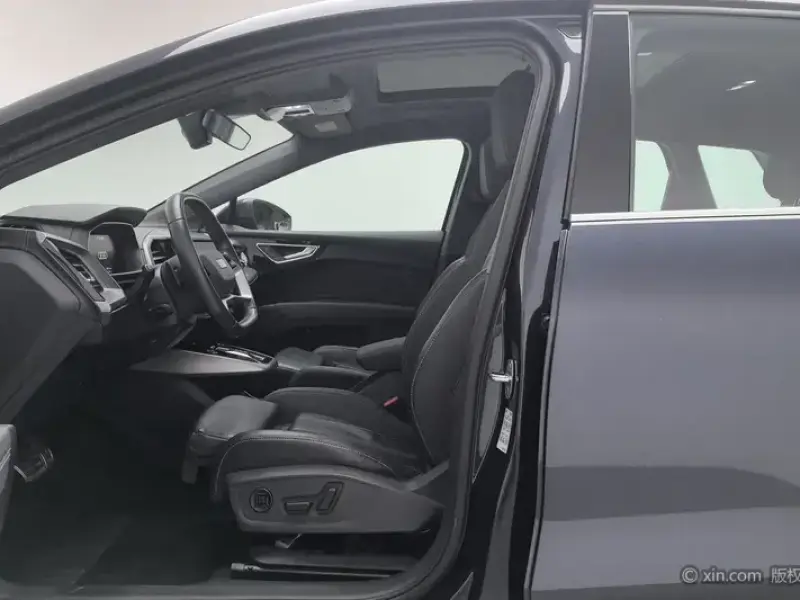 2023 Audi Q4 e-tron с пробегом 55 500 км