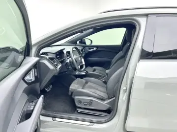 2023 Audi Q4 e-tron с пробегом 20 900 км