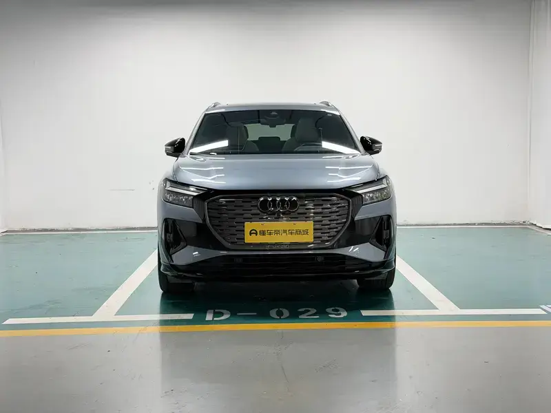 2022 Audi Q4 e-tron с пробегом 100 400 км