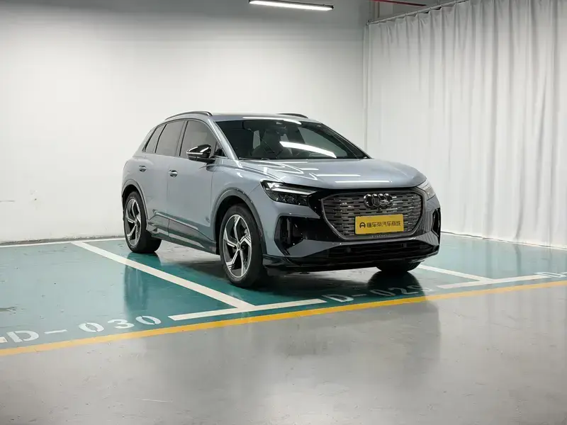 2022 Audi Q4 e-tron с пробегом 100 400 км