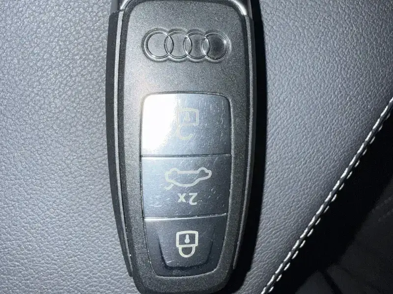 2023 Audi Q4 e-tron с пробегом 43 000 км