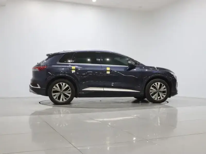 2022 Audi Q4 e-tron с пробегом 36 200 км