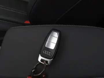 2022 Audi Q4 e-tron с пробегом 36 200 км