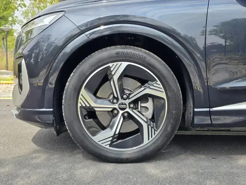 2023 Audi Q4 e-tron с пробегом 41 000 км