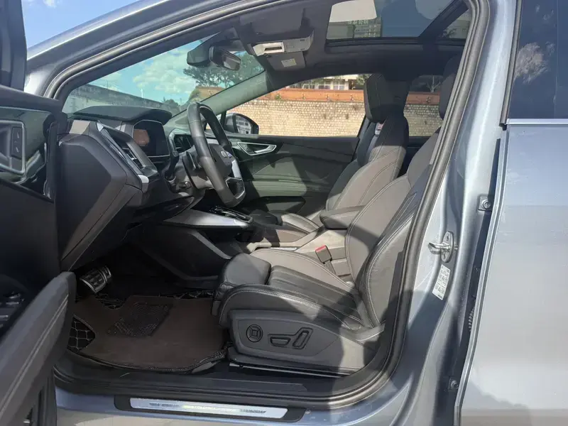 2023 Audi Q4 e-tron с пробегом 56 000 км