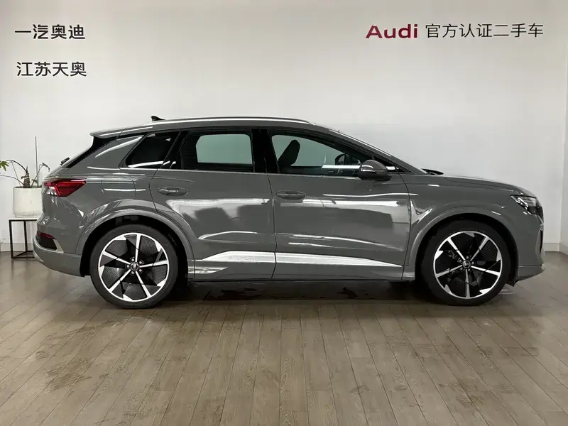 2023 Audi Q4 e-tron с пробегом 30 000 км