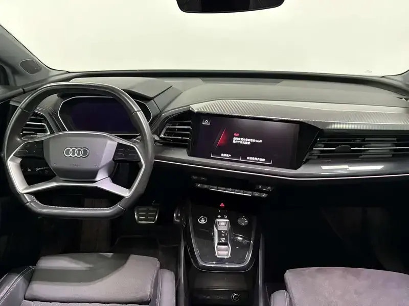 2023 Audi Q4 e-tron с пробегом 30 000 км