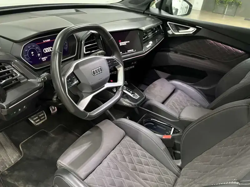 2023 Audi Q4 e-tron с пробегом 30 000 км