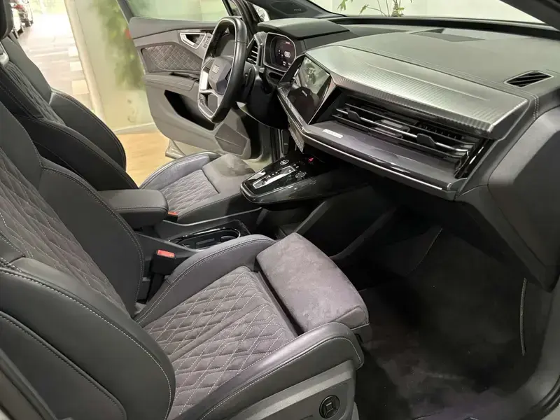 2023 Audi Q4 e-tron с пробегом 30 000 км