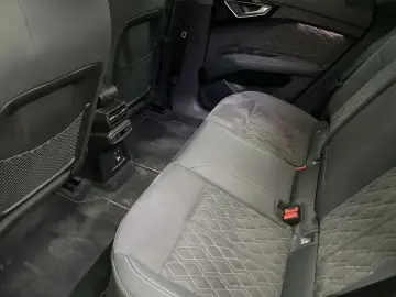 2023 Audi Q4 e-tron с пробегом 30 000 км