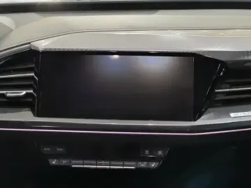 2022 Audi Q4 e-tron с пробегом 52 900 км