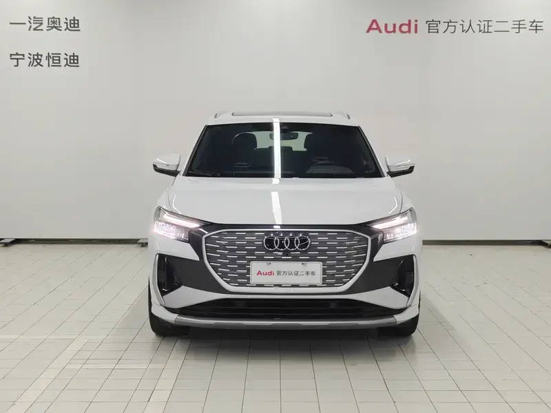 2024 Audi Q4 e-tron с пробегом 16 000 км