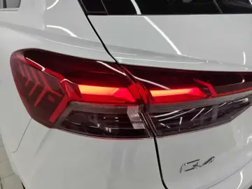 2024 Audi Q4 e-tron с пробегом 16 000 км