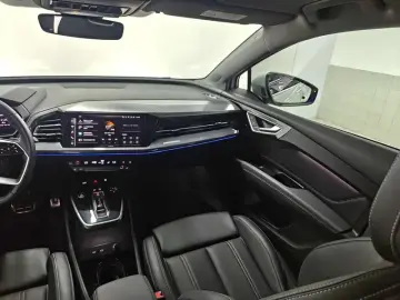 2024 Audi Q4 e-tron с пробегом 16 000 км