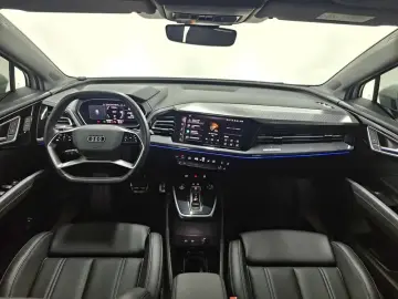 2024 Audi Q4 e-tron с пробегом 16 000 км