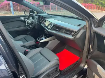 2023 Audi Q4 e-tron с пробегом 50 000 км