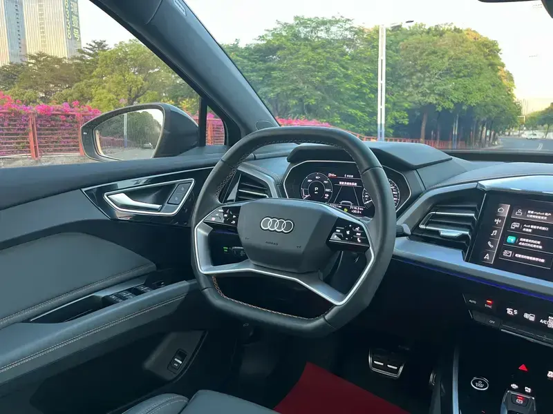 2023 Audi Q4 e-tron с пробегом 50 000 км