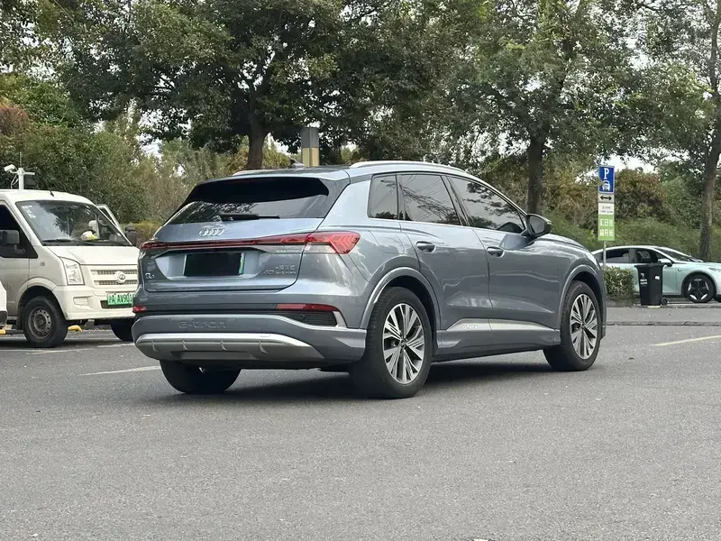 2023 Audi Q4 e-tron с пробегом 59 000 км