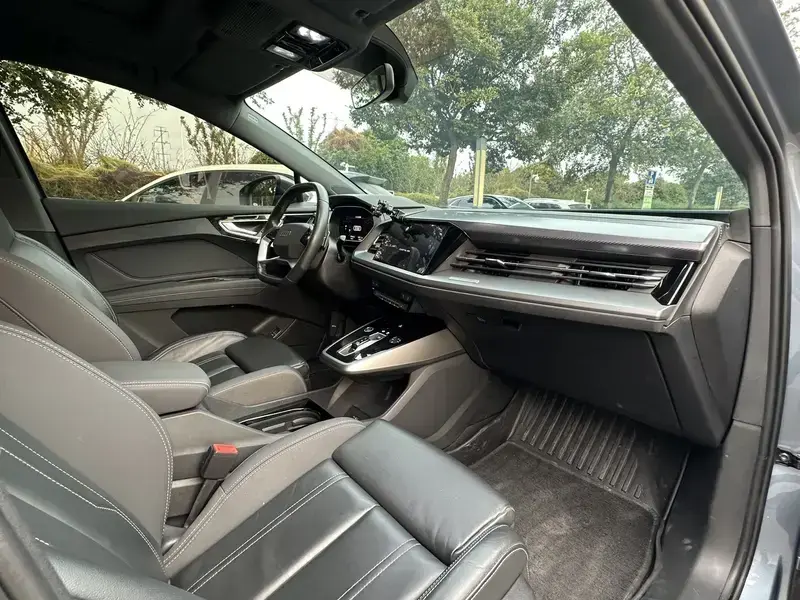 2023 Audi Q4 e-tron с пробегом 59 000 км
