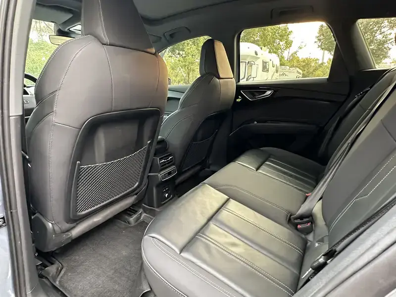 2023 Audi Q4 e-tron с пробегом 59 000 км