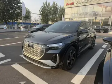 2022 Audi Q4 e-tron с пробегом 16 500 км