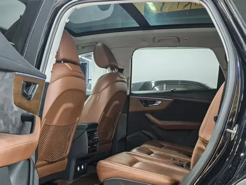 2020 Audi Q7 с пробегом 80 000 км