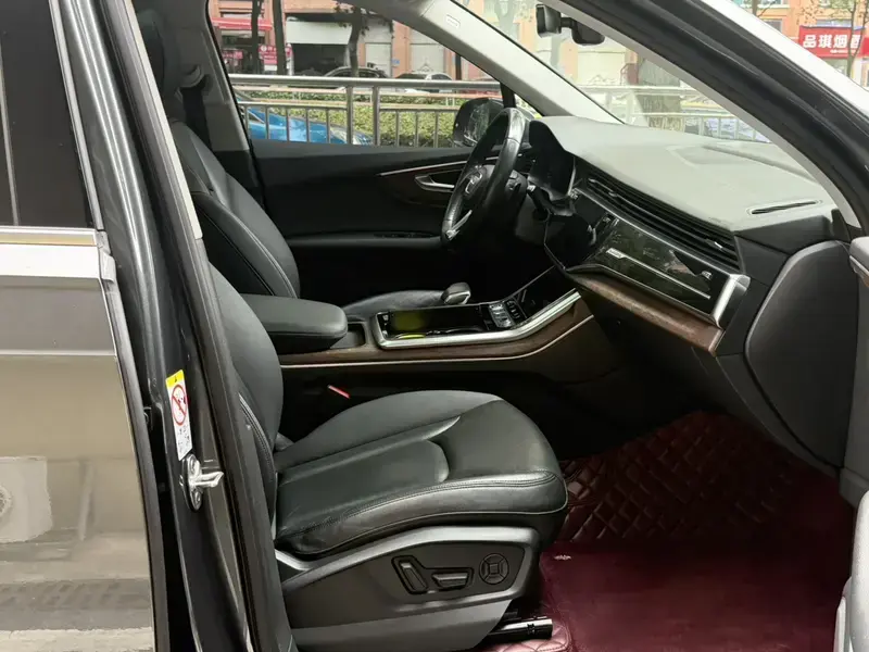 2021 Audi Q7 с пробегом 170 000 км