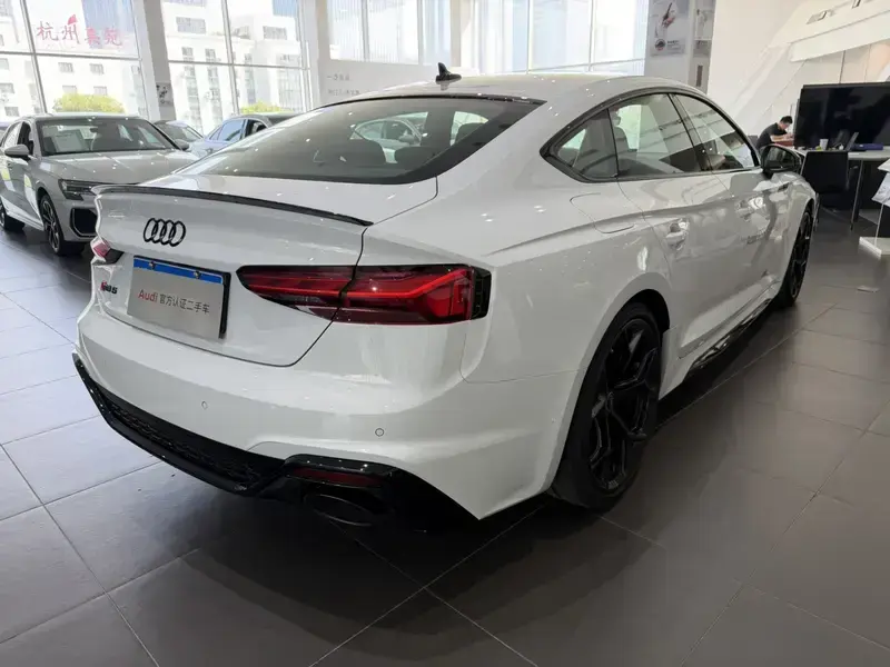 2024 Audi RS 5 с пробегом 800 км