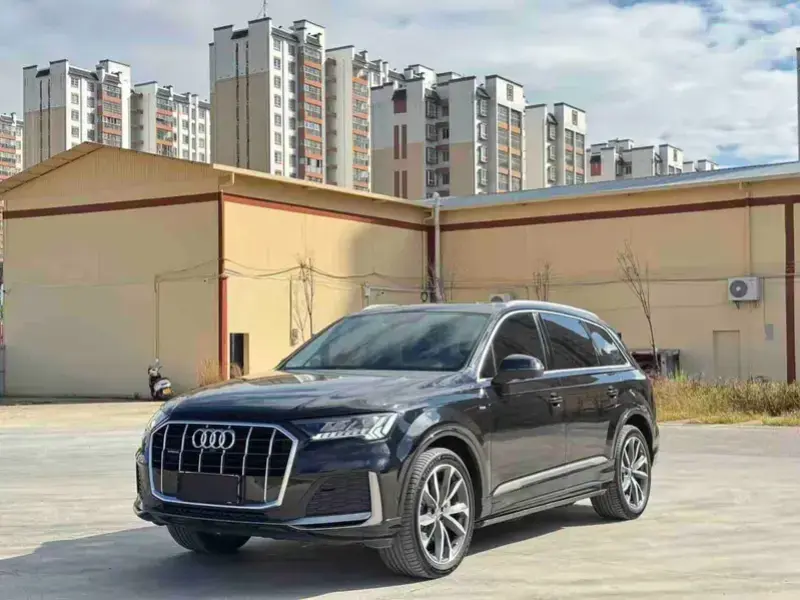 2020 Audi Q7 с пробегом 82 000 км