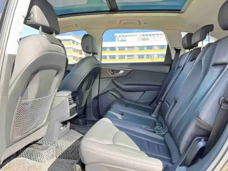 2020 Audi Q7 с пробегом 82 000 км