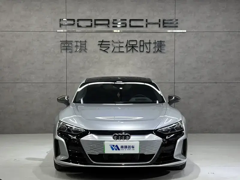 2023 Audi RS e-tron GT с пробегом 12 000 км