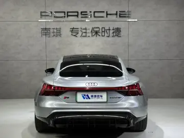 2023 Audi RS e-tron GT с пробегом 12 000 км
