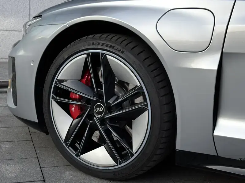 2023 Audi RS e-tron GT с пробегом 12 000 км