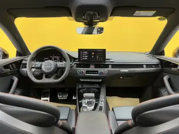 2024 Audi RS 5 с пробегом 10 000 км