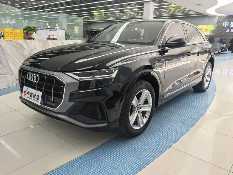 2022 Audi Q8 с пробегом 36 000 км