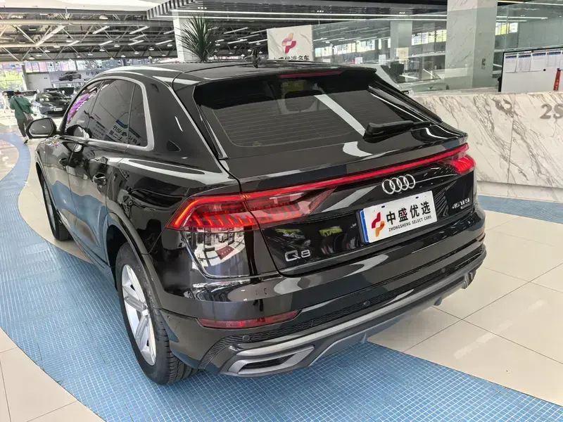 2022 Audi Q8 с пробегом 36 000 км