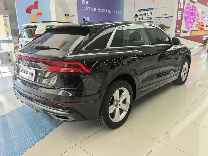 2022 Audi Q8 с пробегом 36 000 км