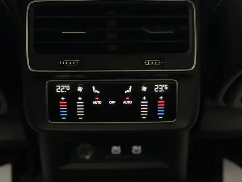 2019 Audi Q8 с пробегом 77 000 км