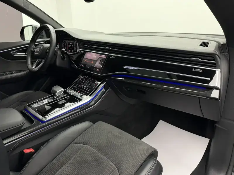 2019 Audi Q8 с пробегом 77 000 км