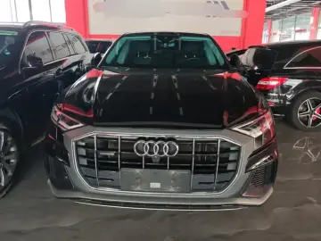 2021 Audi Q8 с пробегом 131 000 км