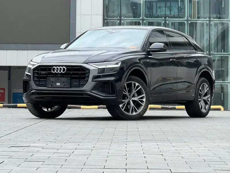 2021 Audi Q8 с пробегом 96 000 км