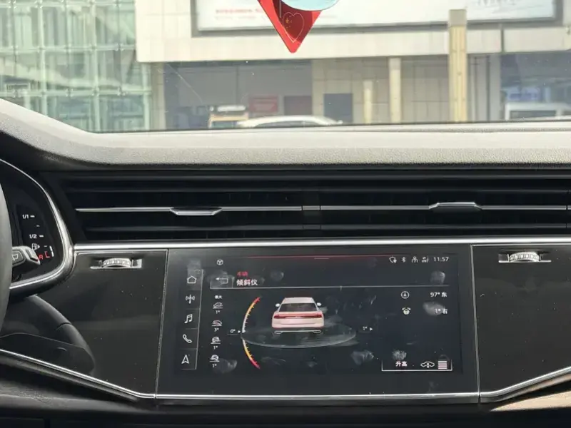 2021 Audi Q8 с пробегом 96 000 км