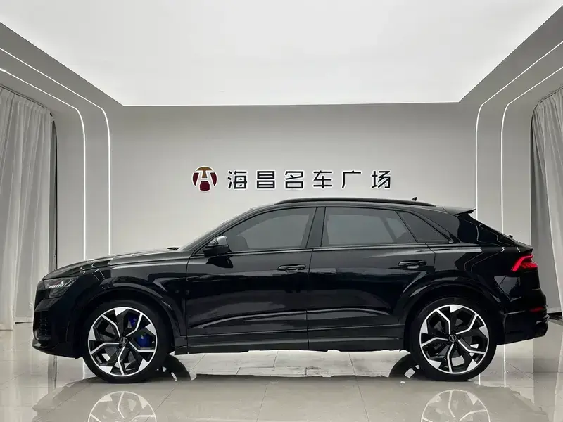 2021 Audi RS Q8 с пробегом 75 000 км
