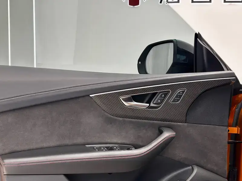 2021 Audi RS Q8 с пробегом 75 000 км
