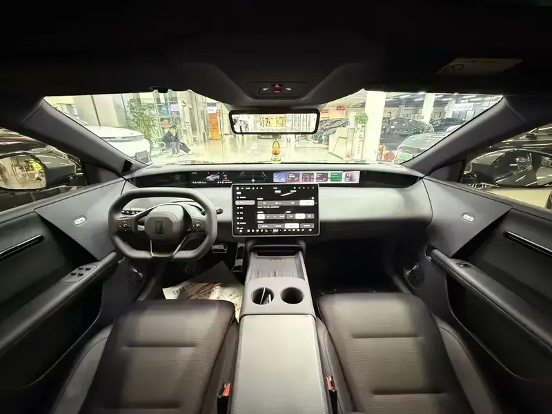 2025 Avatr 06 с пробегом 7 800 км