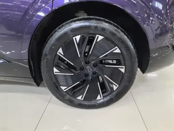 2024 Avatr 07 с пробегом 6 900 км